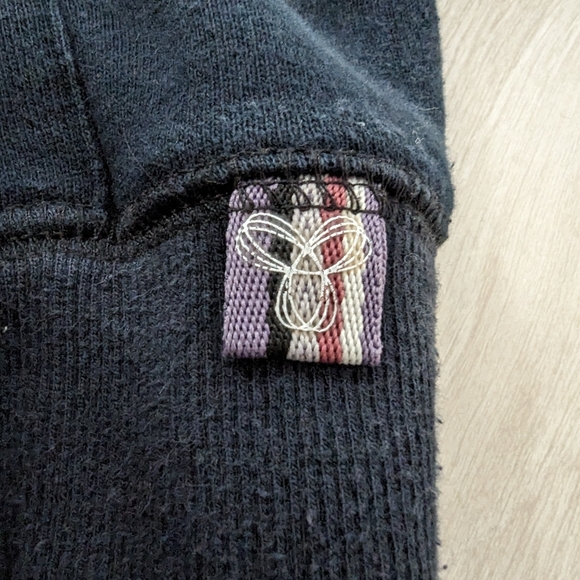 TNA hoodie - Picture 4 of 13